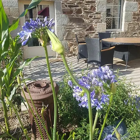 Les Gites Du Haut Pin Calorguen Exterior photo